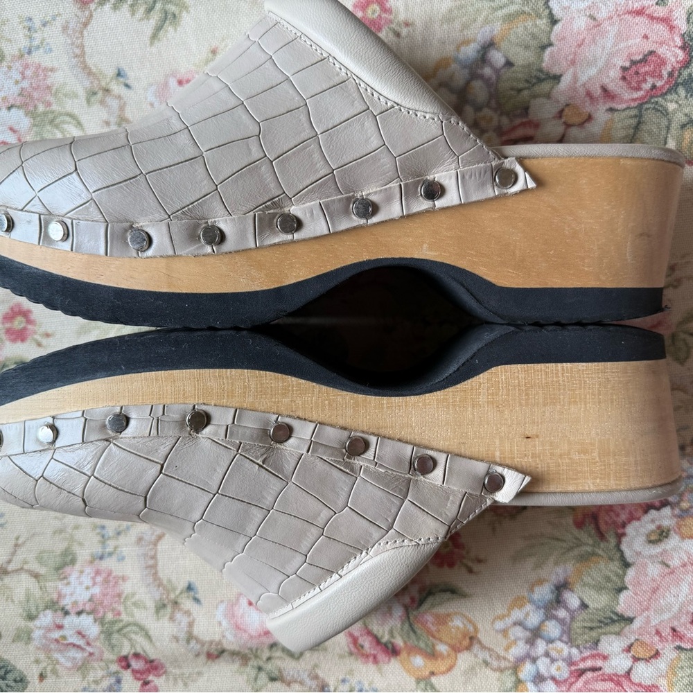 M. Gemi Cream Mules with Woven Leather and Wooden Sole - Picture 3 of 9